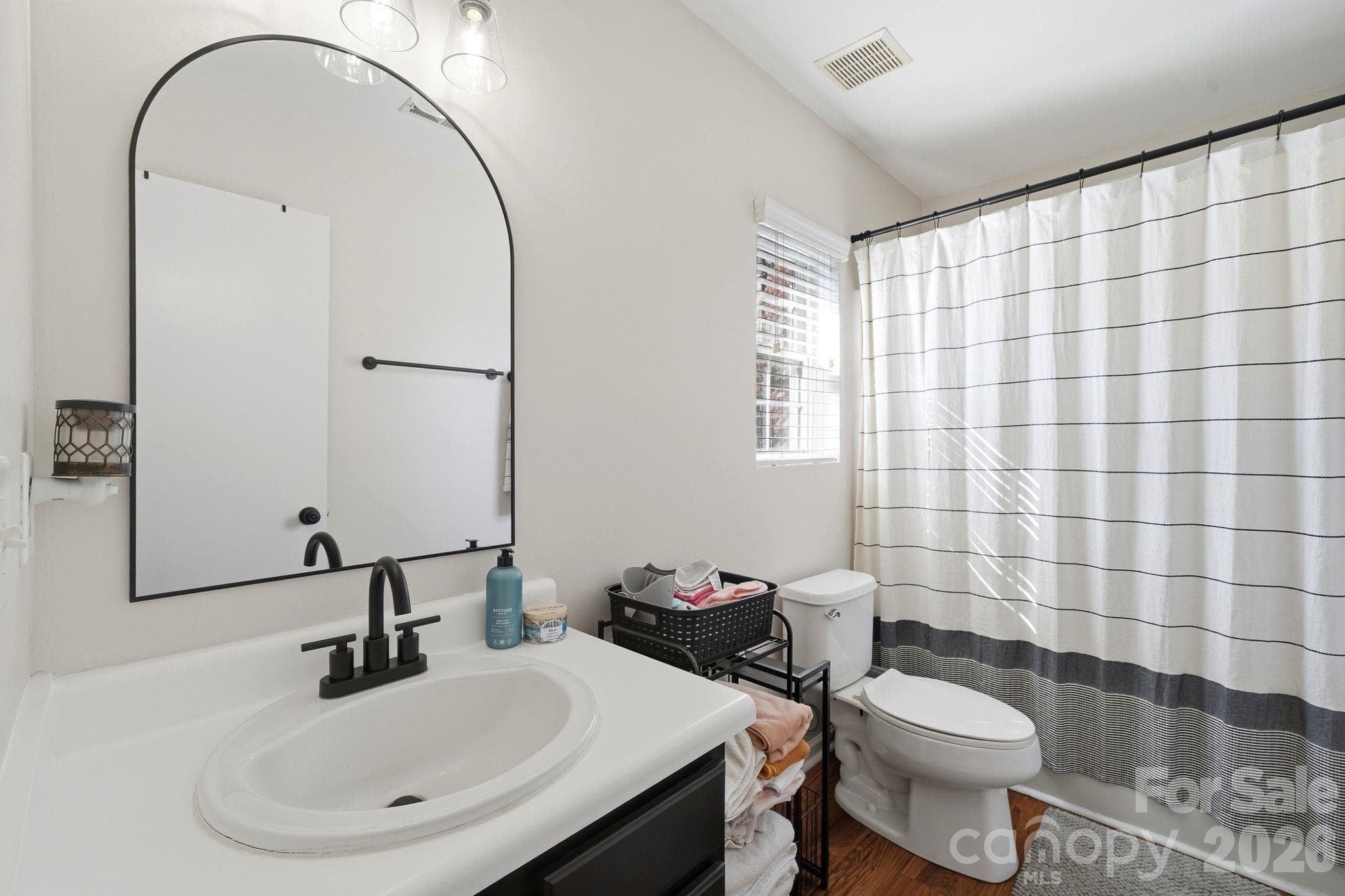 Single Family Residence at 2729 Markham Woods Court, Charlotte, photo 26 of 34