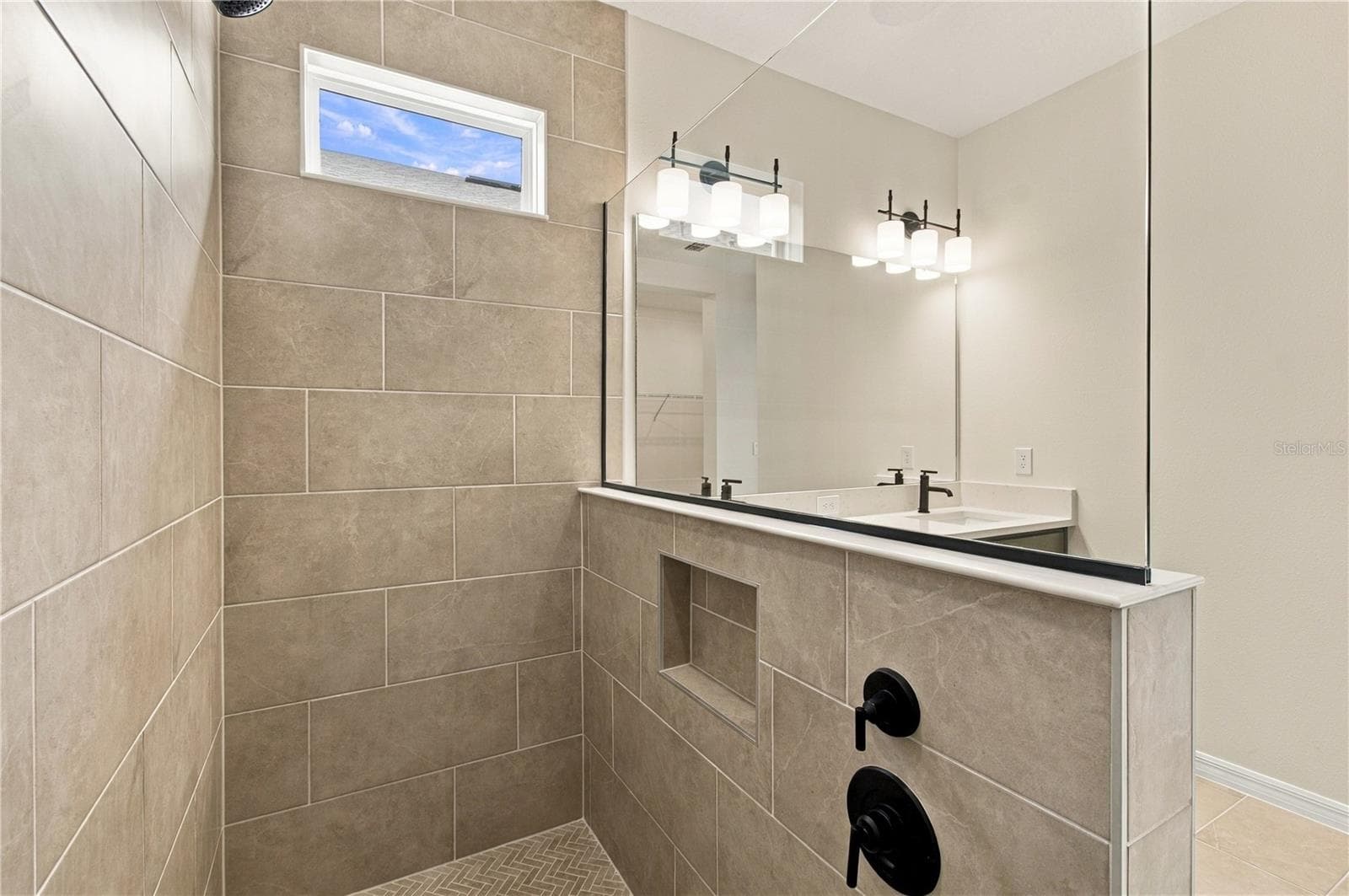 Owner's Bath - 5123 CHATTAHOOCHEE BND, ST CLOUD
