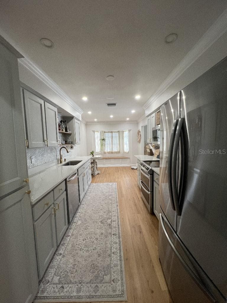 Single Family Residence at 7143 SUSSEX LN, ENGLEWOOD, photo 9 of 23