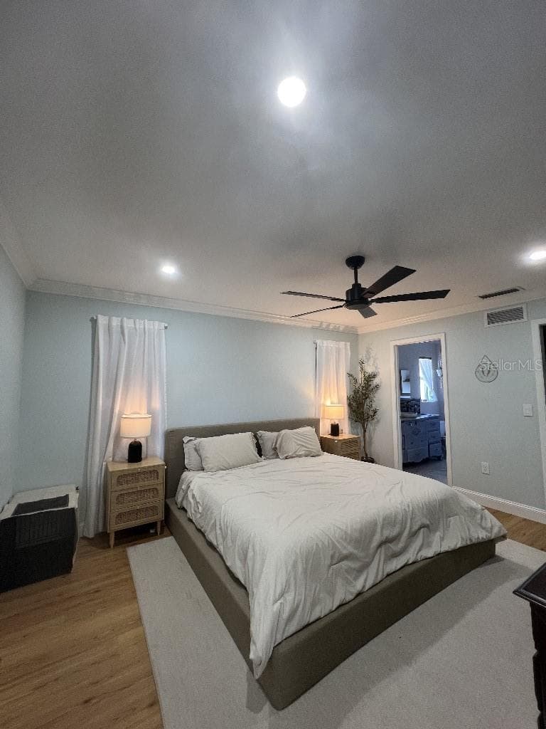 Single Family Residence at 7143 SUSSEX LN, ENGLEWOOD, photo 11 of 23