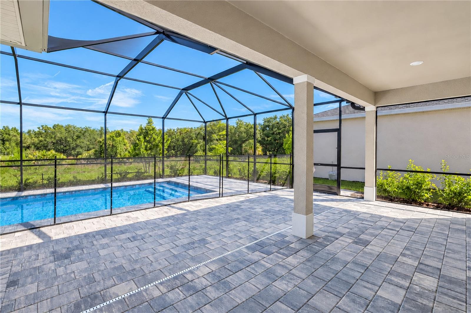Large Undercover Lanai Area - 26609 WILGROVE PL, PUNTA GORDA