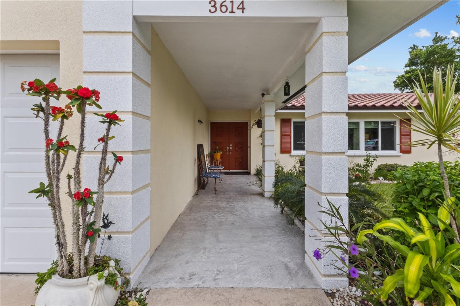 Single Family Residence at 3614 PEMBROOK DR, SARASOTA, photo 3 of 43