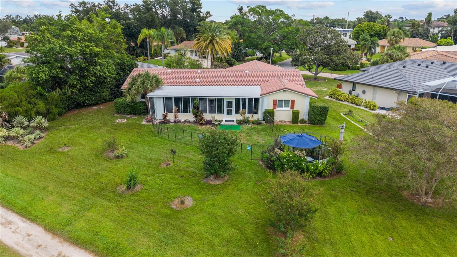 Single Family Residence at 3614 PEMBROOK DR, SARASOTA, photo 29 of 43