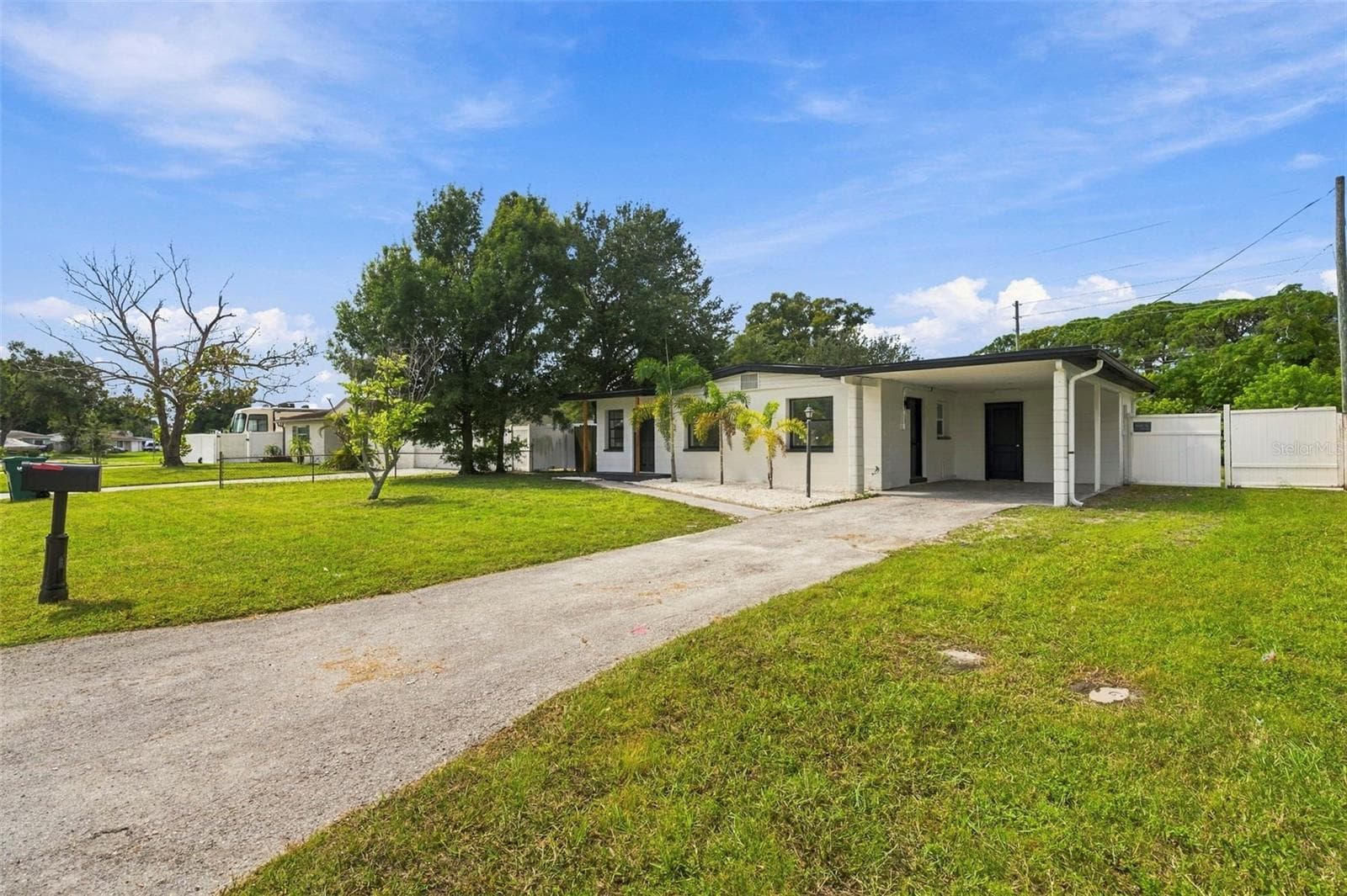 Single Family Residence at 8862 ROBIN RD, SEMINOLE, photo 6 of 56
