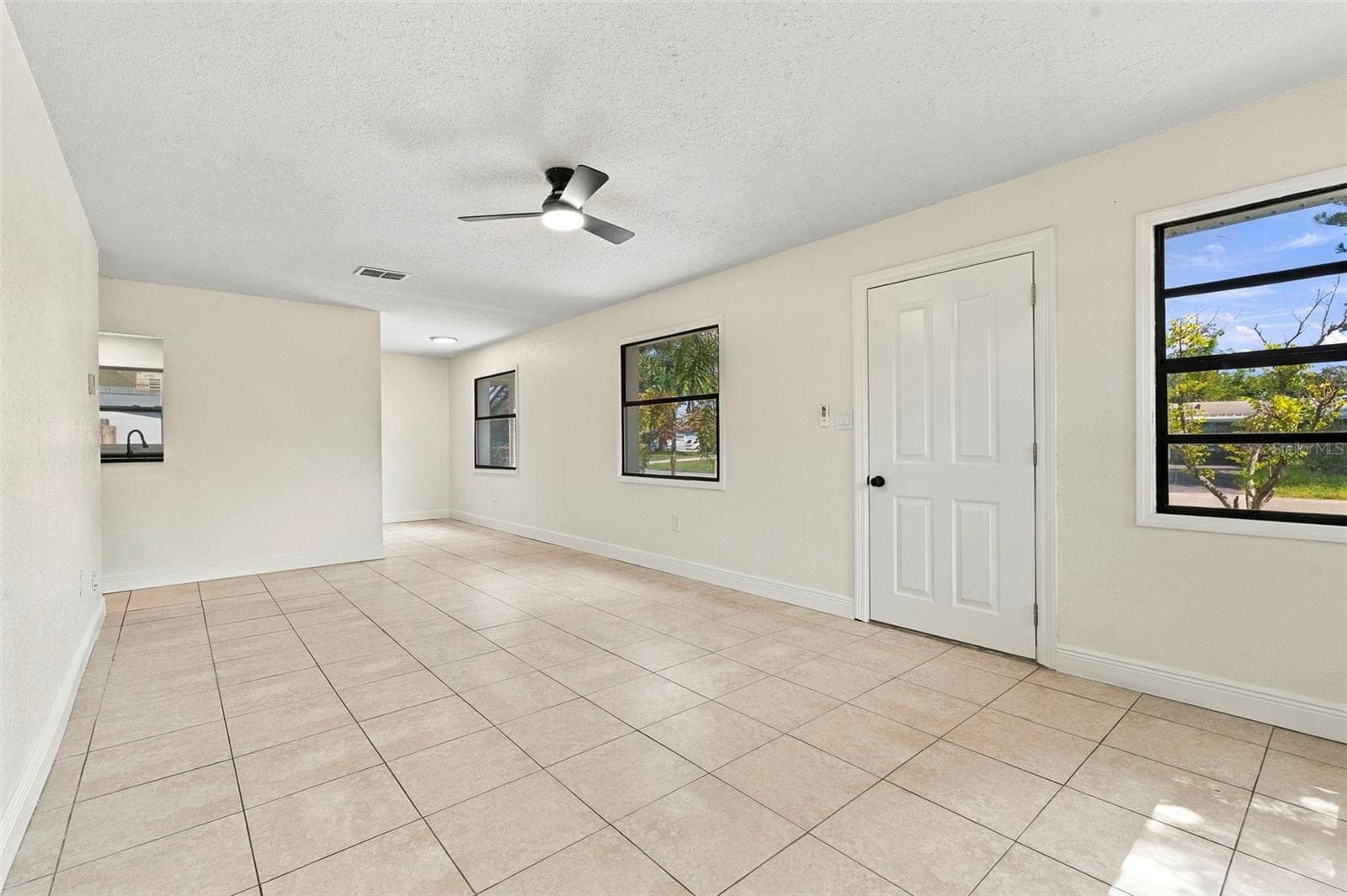 Single Family Residence at 8862 ROBIN RD, SEMINOLE, photo 11 of 56