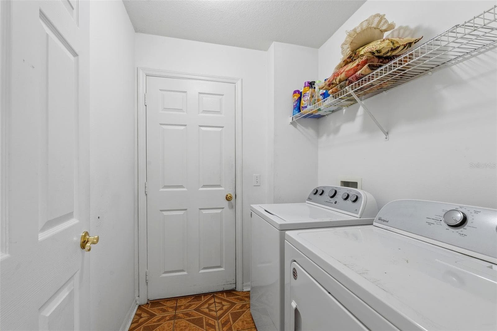 interior Laundry Room - 566 VINEYARD WAY, POINCIANA