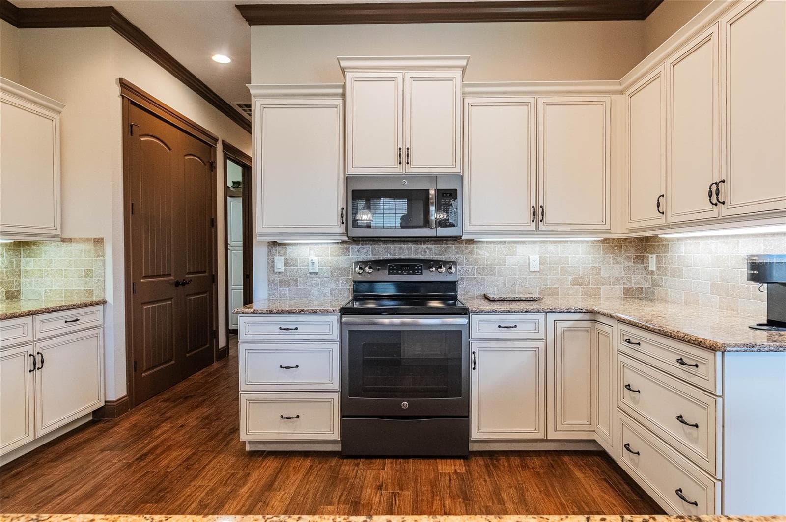 Kitchen - 3910 KNIGHTS STATION RD, LAKELAND