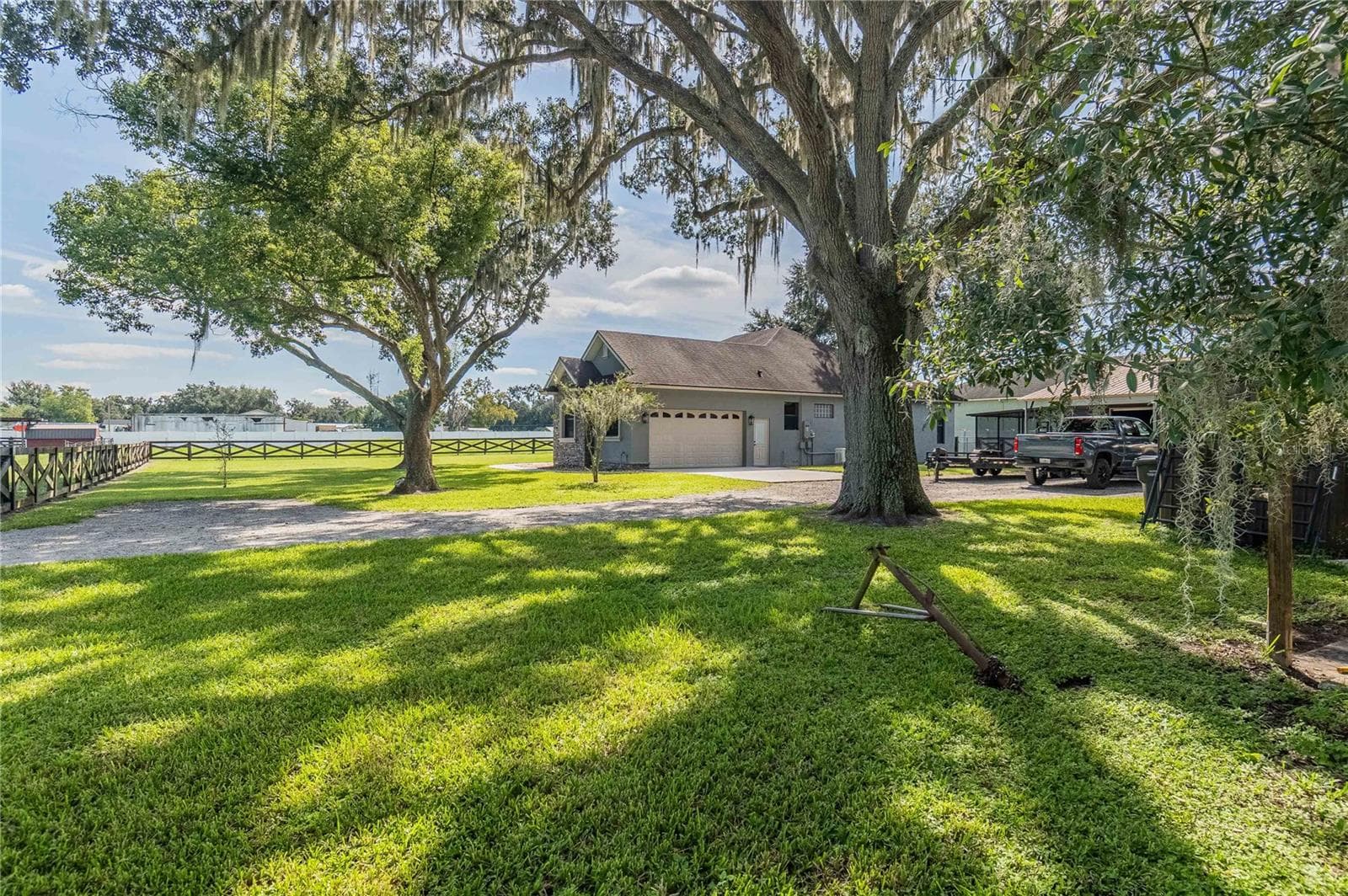 View from side yard - 3910 KNIGHTS STATION RD, LAKELAND
