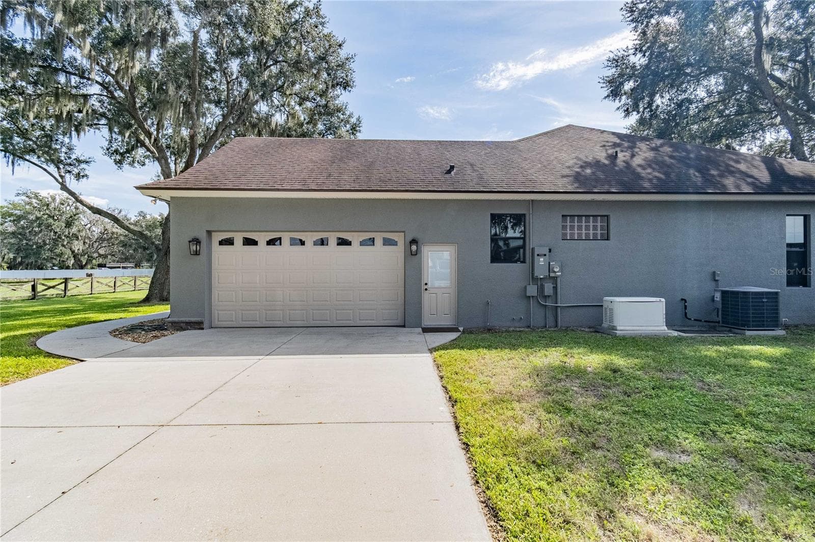 Side 2 Car Garage24 x 20 ft - 3910 KNIGHTS STATION RD, LAKELAND