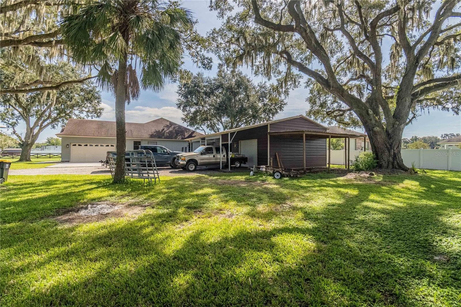 View from side yard - 3910 KNIGHTS STATION RD, LAKELAND