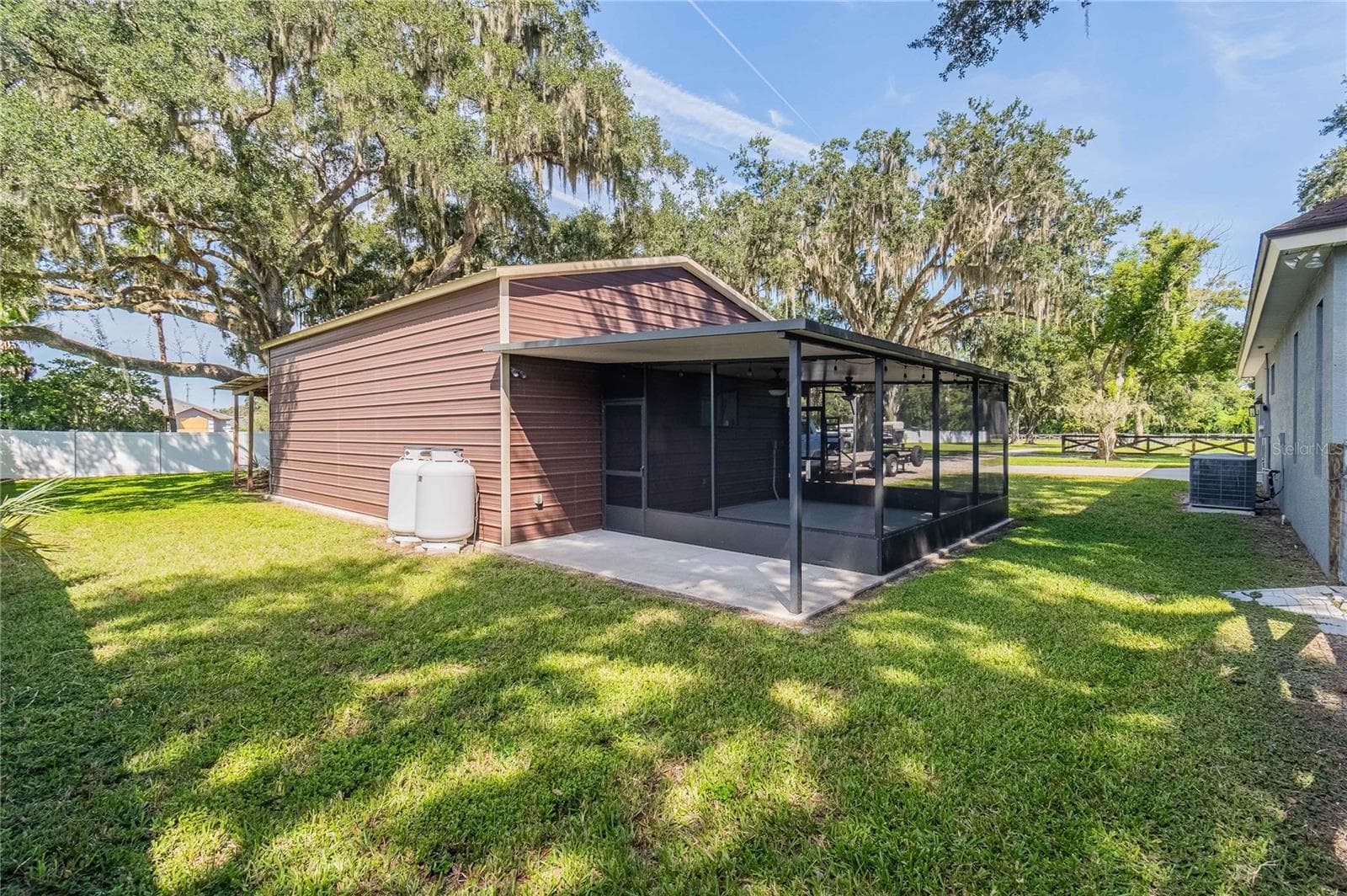 Back of workshop - 3910 KNIGHTS STATION RD, LAKELAND