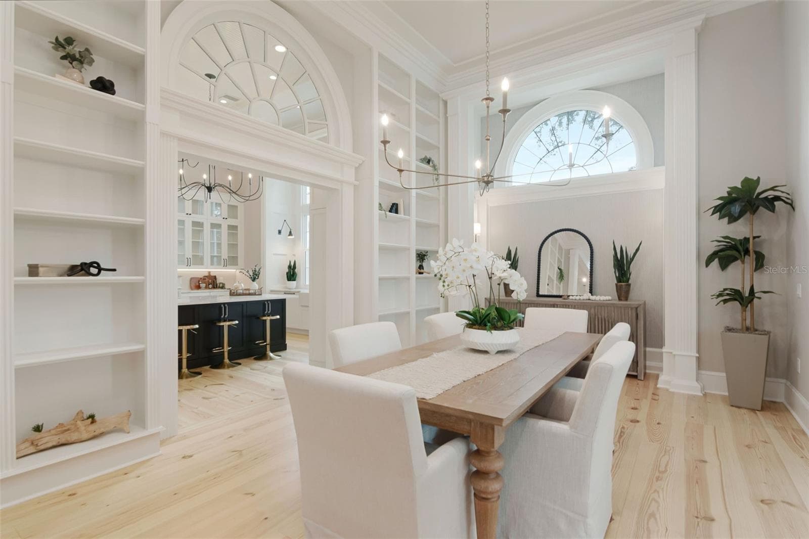 Architectural details that leave an impression - 4706 W SAN JOSE ST, TAMPA