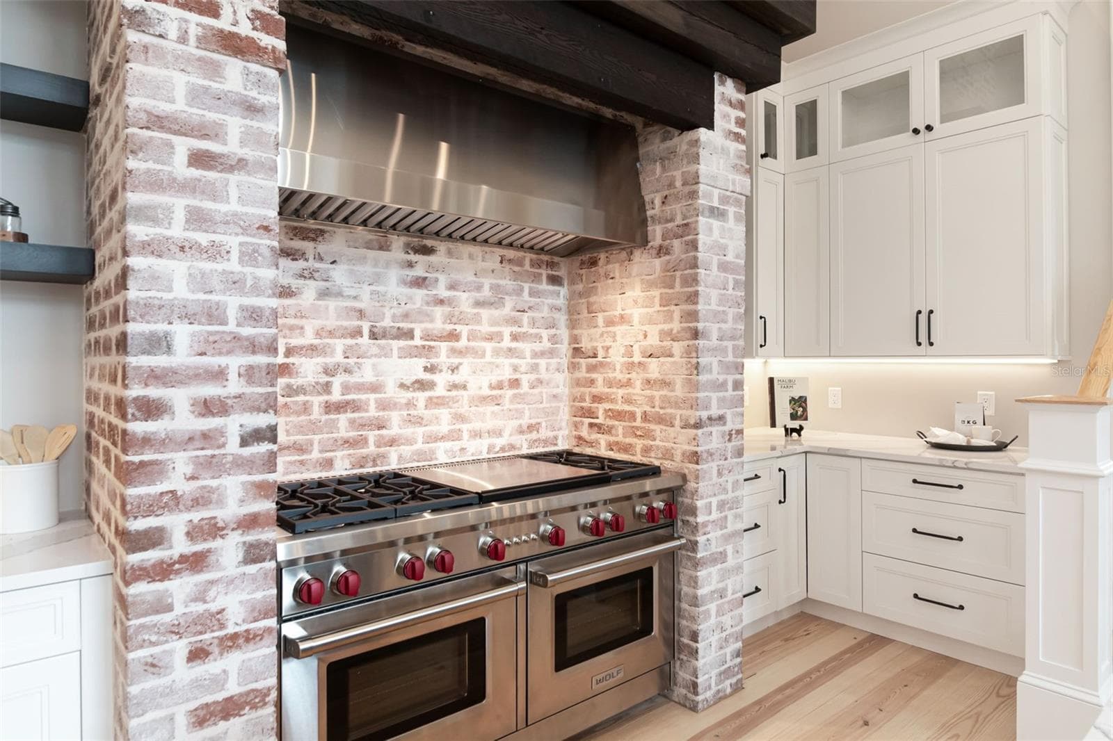 Double Wolf ovens with 6 burner cooktop and griddle - 4706 W SAN JOSE ST, TAMPA