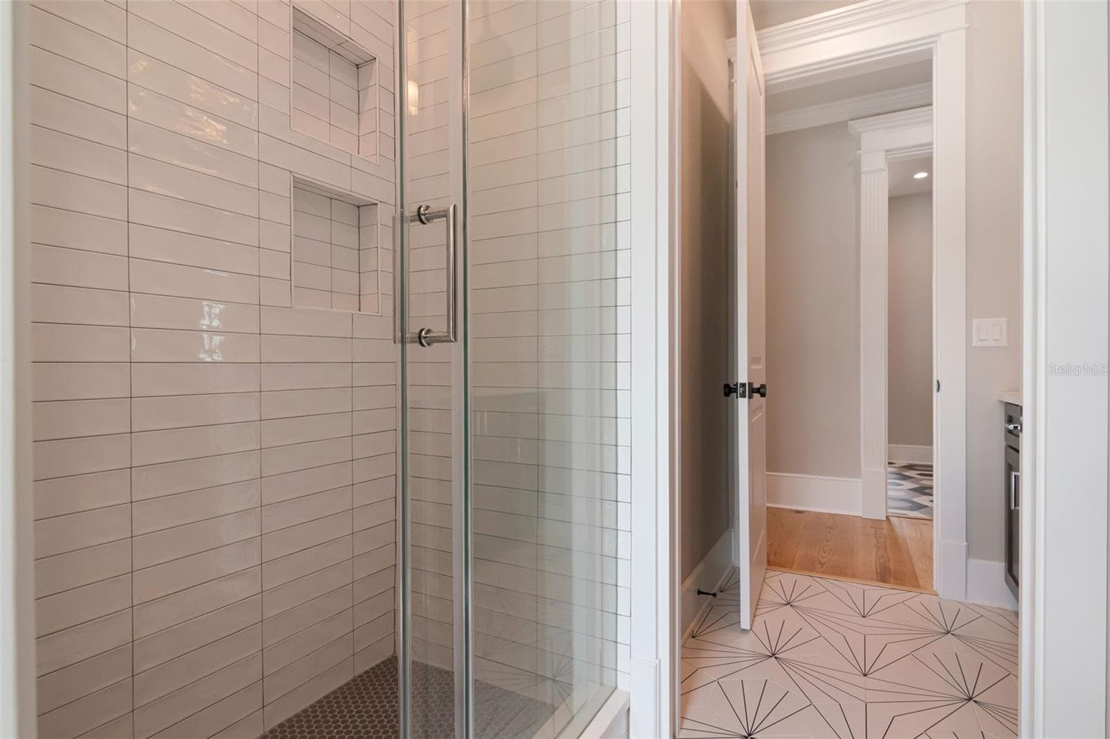 walk in glass shower - 4706 W SAN JOSE ST, TAMPA