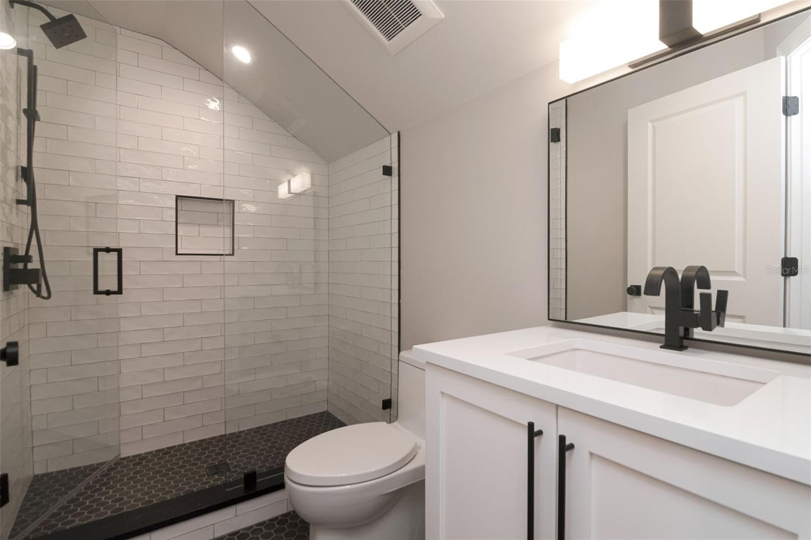 3rd floor full bath - 4706 W SAN JOSE ST, TAMPA