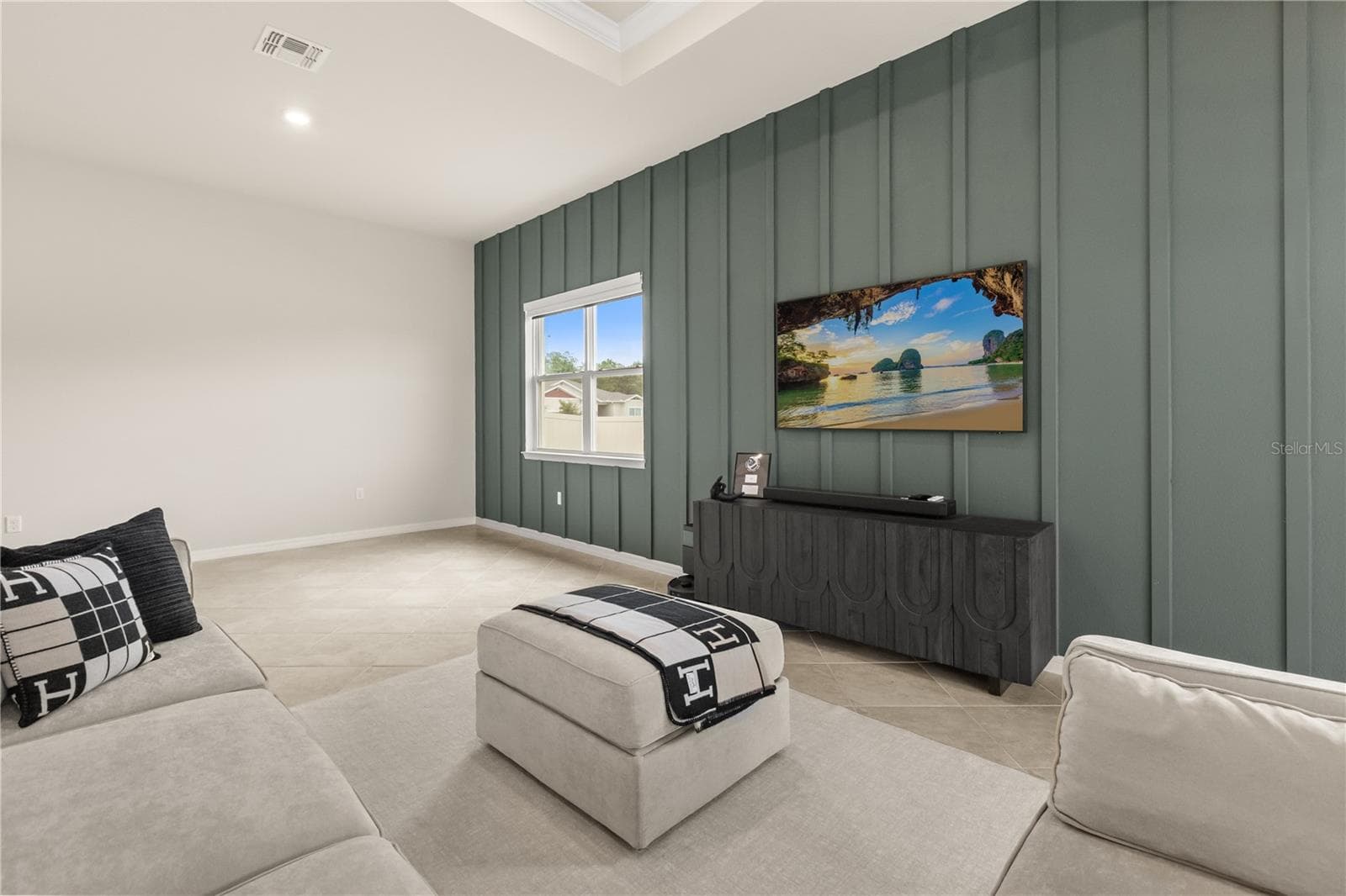 Gorgeous accent wall - 4348 SUNSET PRESERVE BLVD, ORLANDO