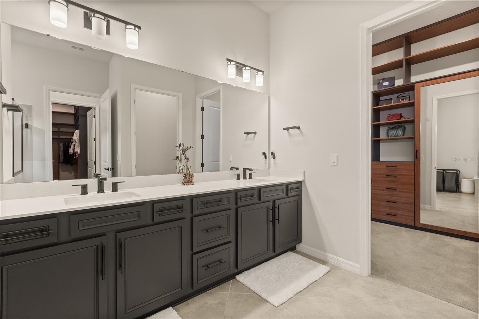 Dual vanity sink in master bathroom - 4348 SUNSET PRESERVE BLVD, ORLANDO