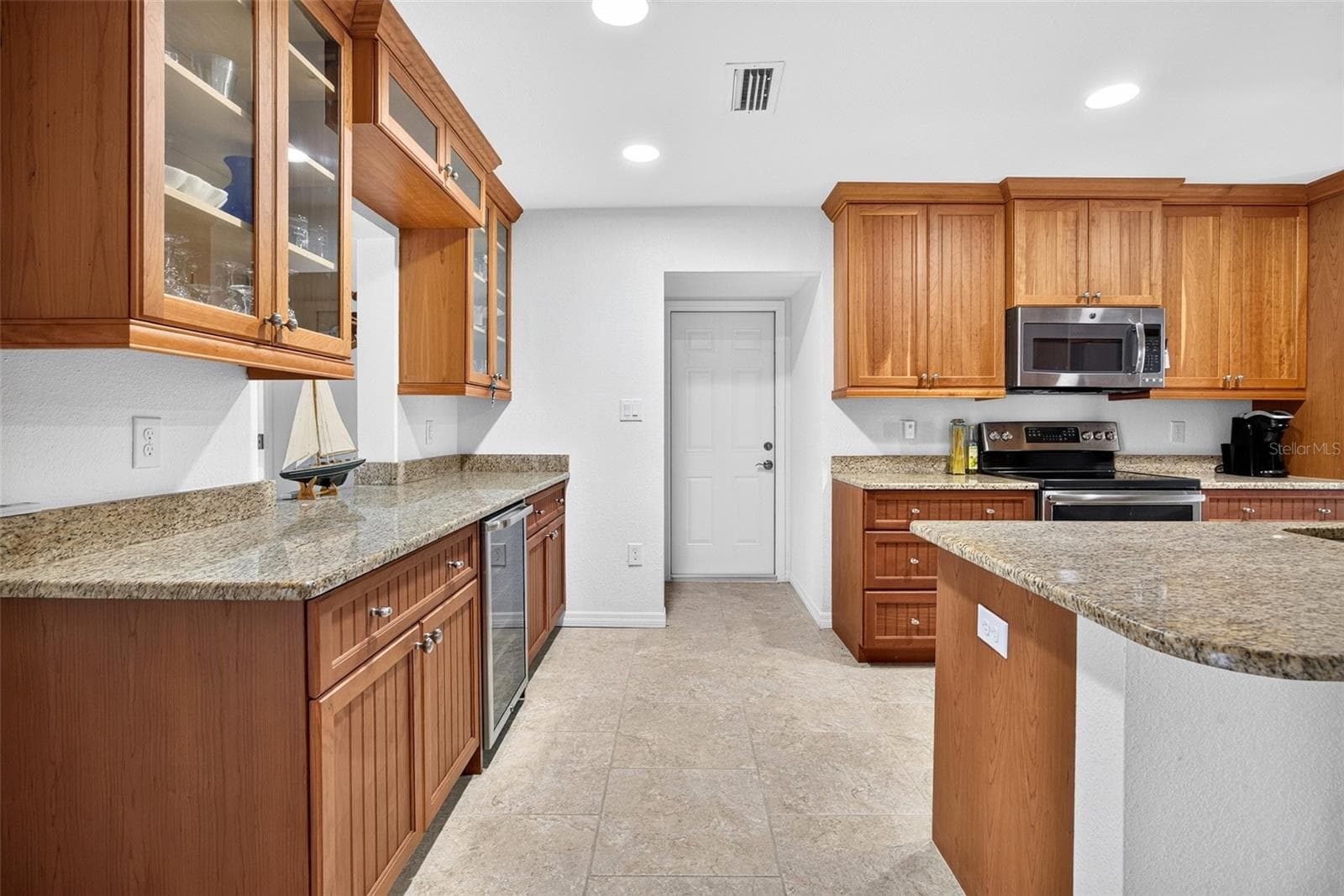 Single Family Residence at 18393 HOTTELET CIR, PORT CHARLOTTE, photo 9 of 39