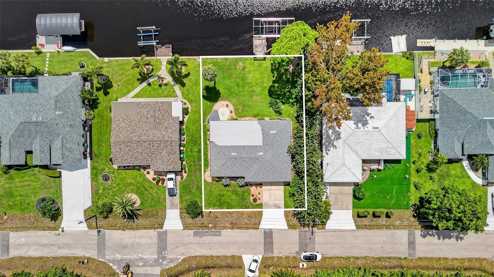 Single Family Residence at 18393 HOTTELET CIR, PORT CHARLOTTE, photo 37 of 39