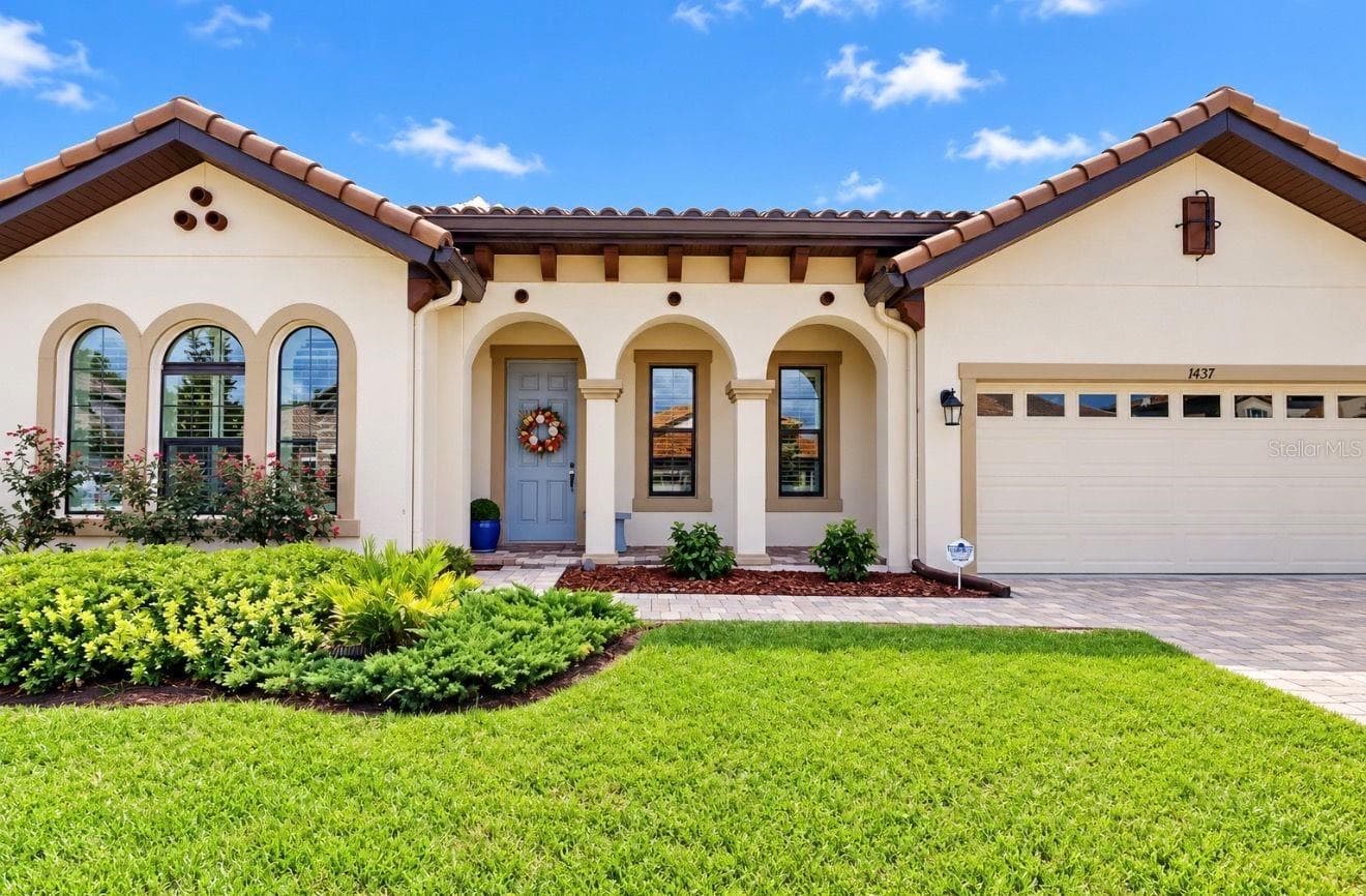 Single Family Residence at 14537 SWISS BRIDGE DR, LITHIA, photo 5 of 40