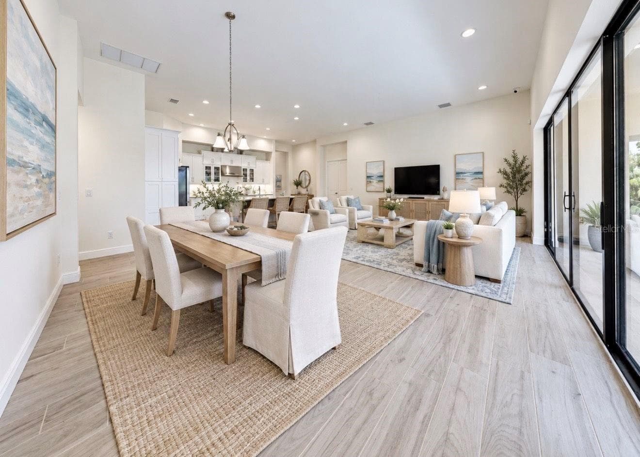 Single Family Residence at 14537 SWISS BRIDGE DR, LITHIA, photo 13 of 40