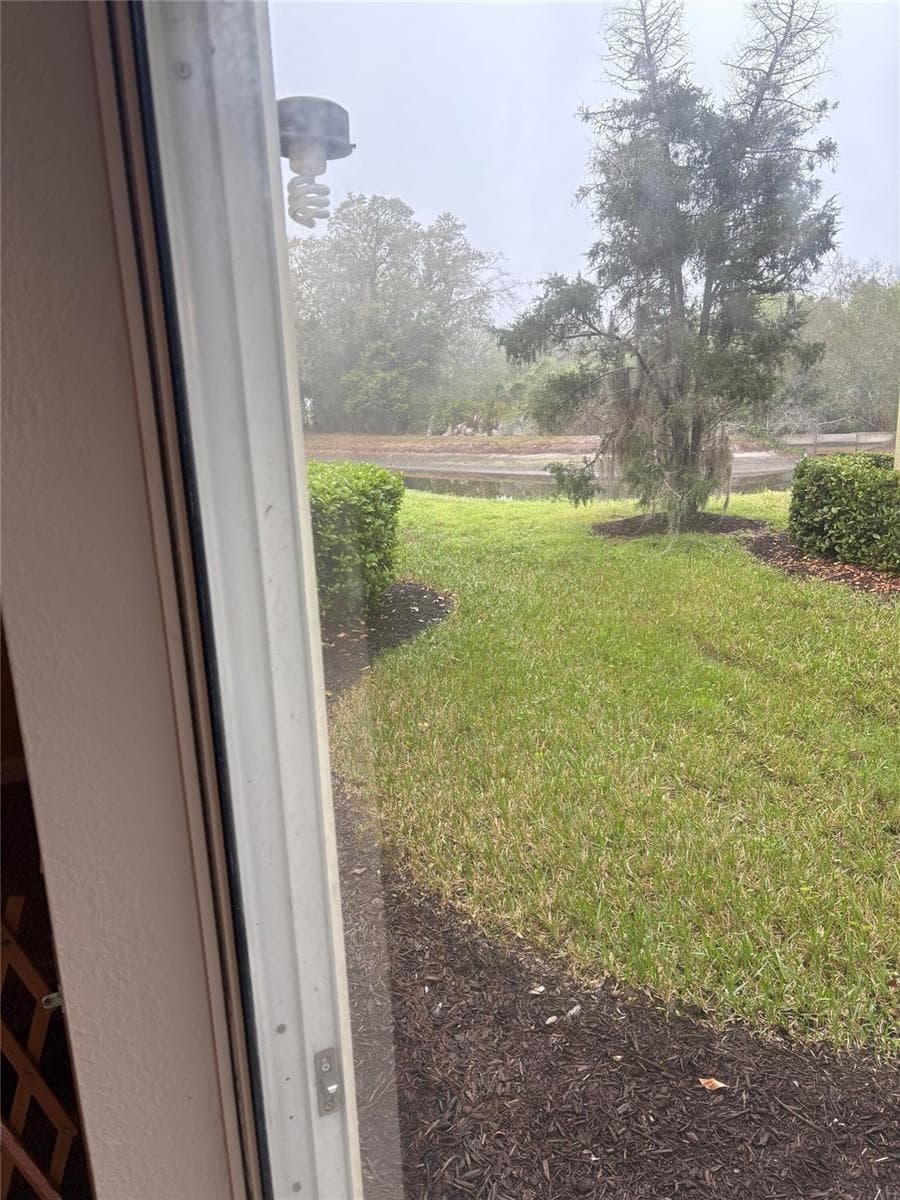 Townhouse at 8520 BROKEN WILLOW CT, TAMPA, photo 11 of 31