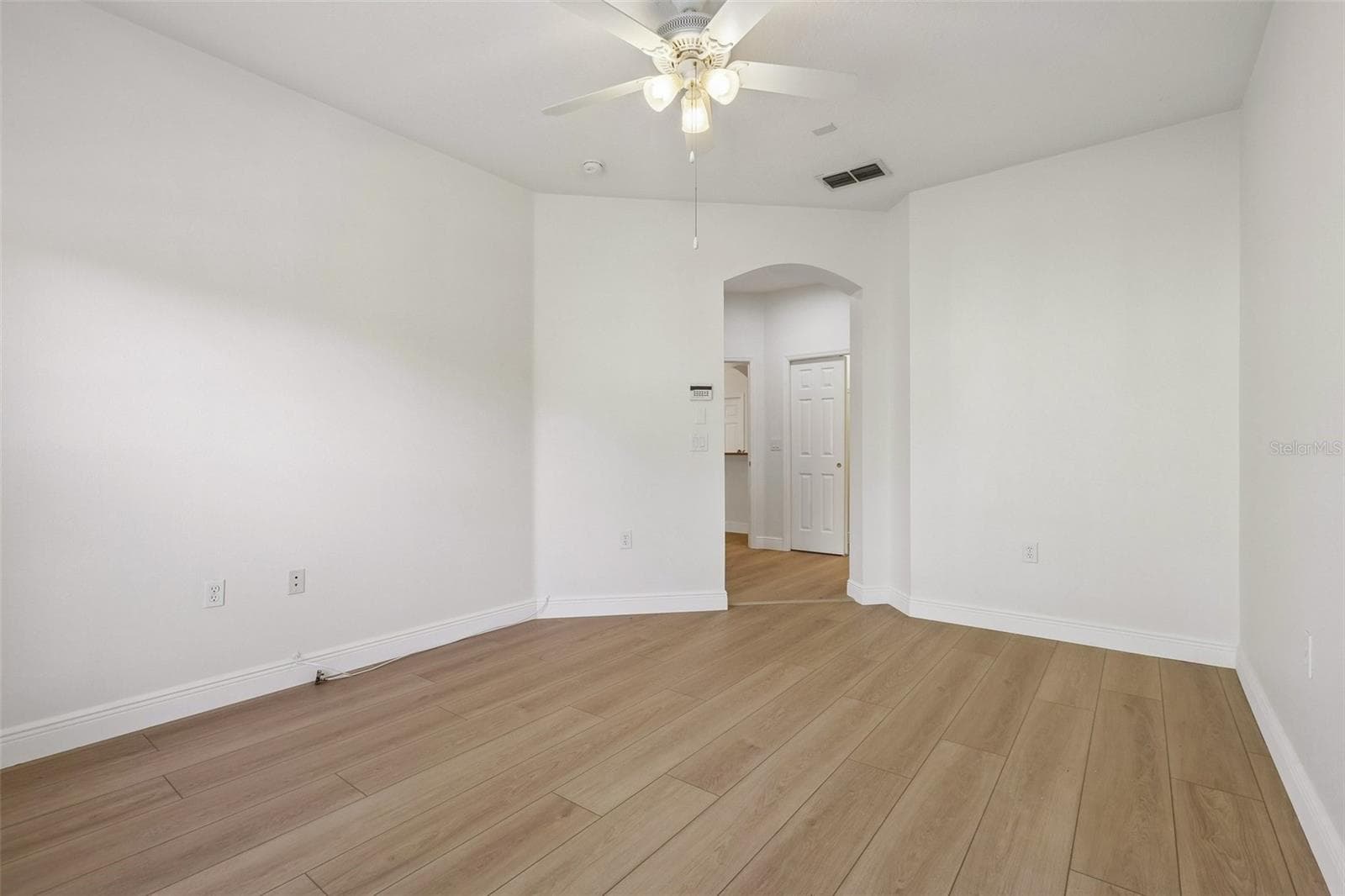 Townhouse at 8520 BROKEN WILLOW CT, TAMPA, photo 14 of 31