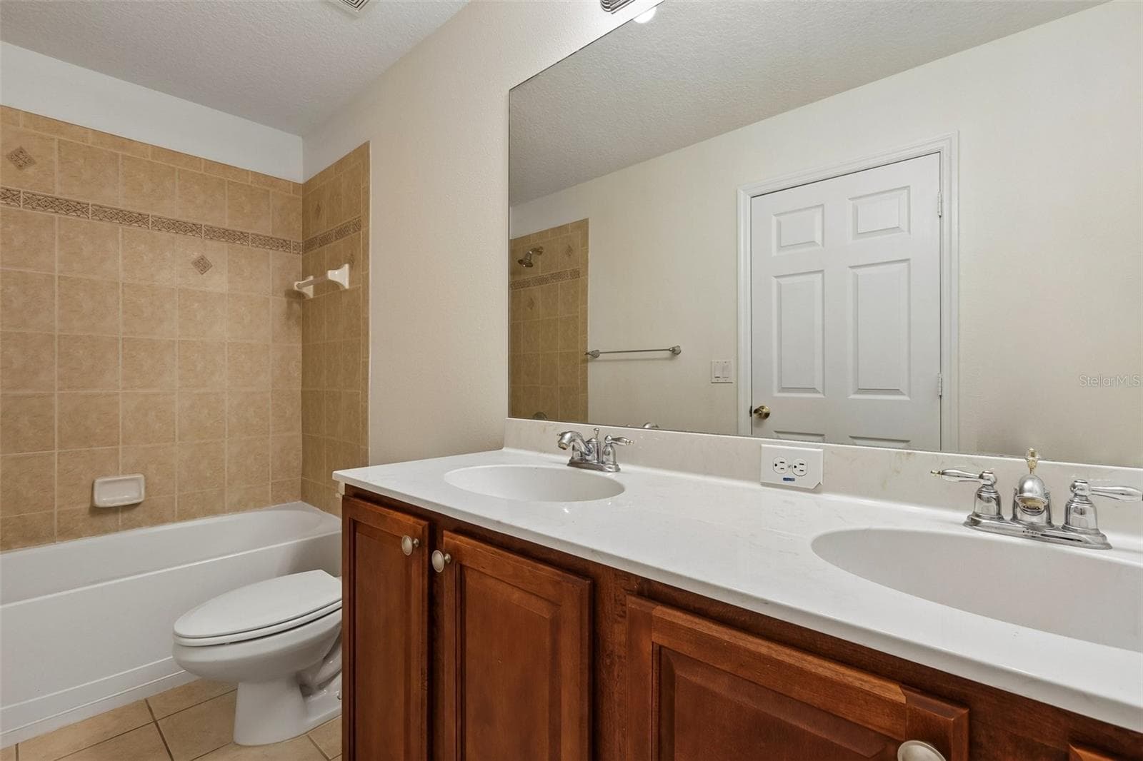Townhouse at 8520 BROKEN WILLOW CT, TAMPA, photo 25 of 31