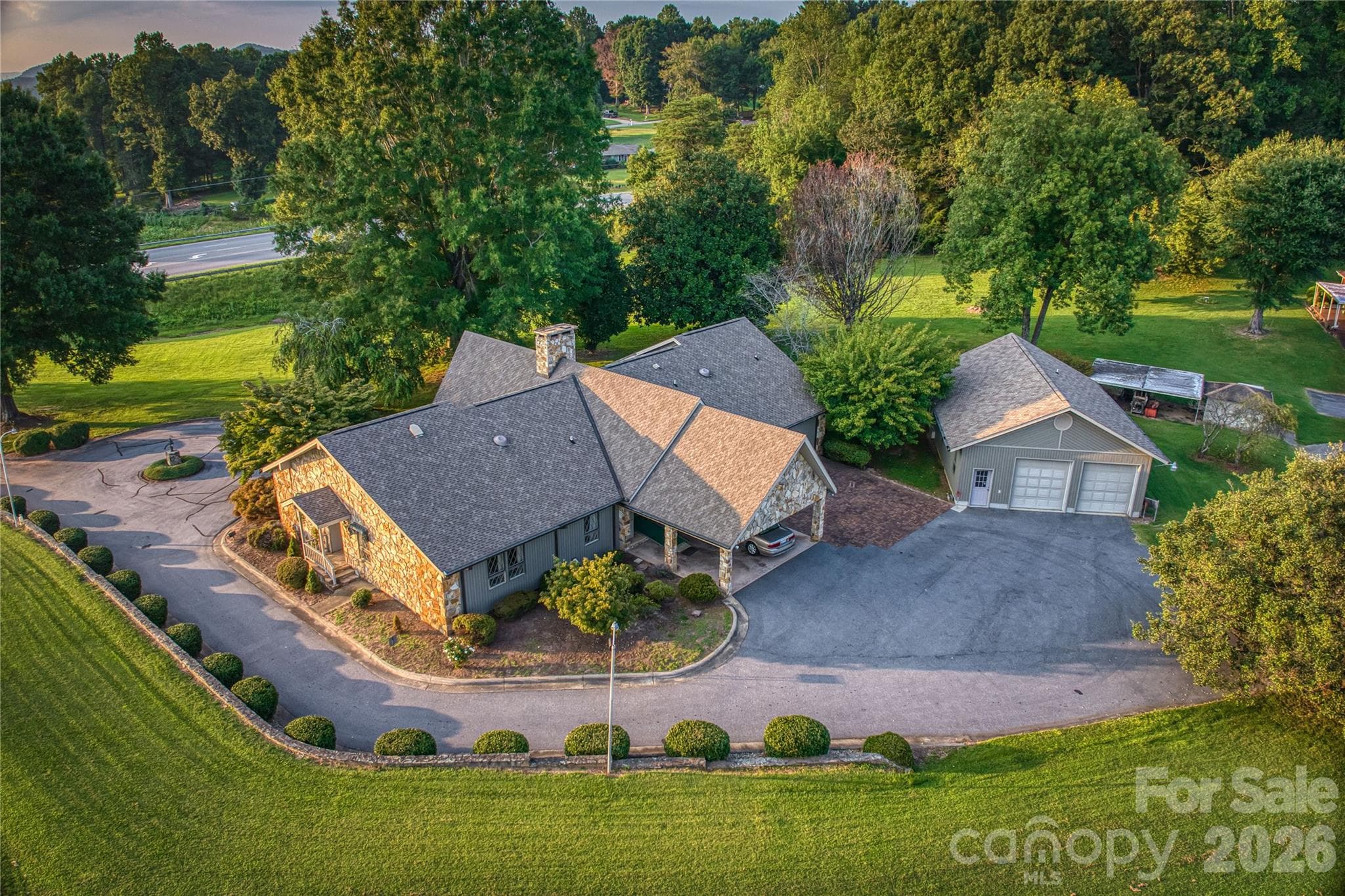 Single Family Residence at 2505 Morganton Boulevard SW, Lenoir, photo 7 of 34