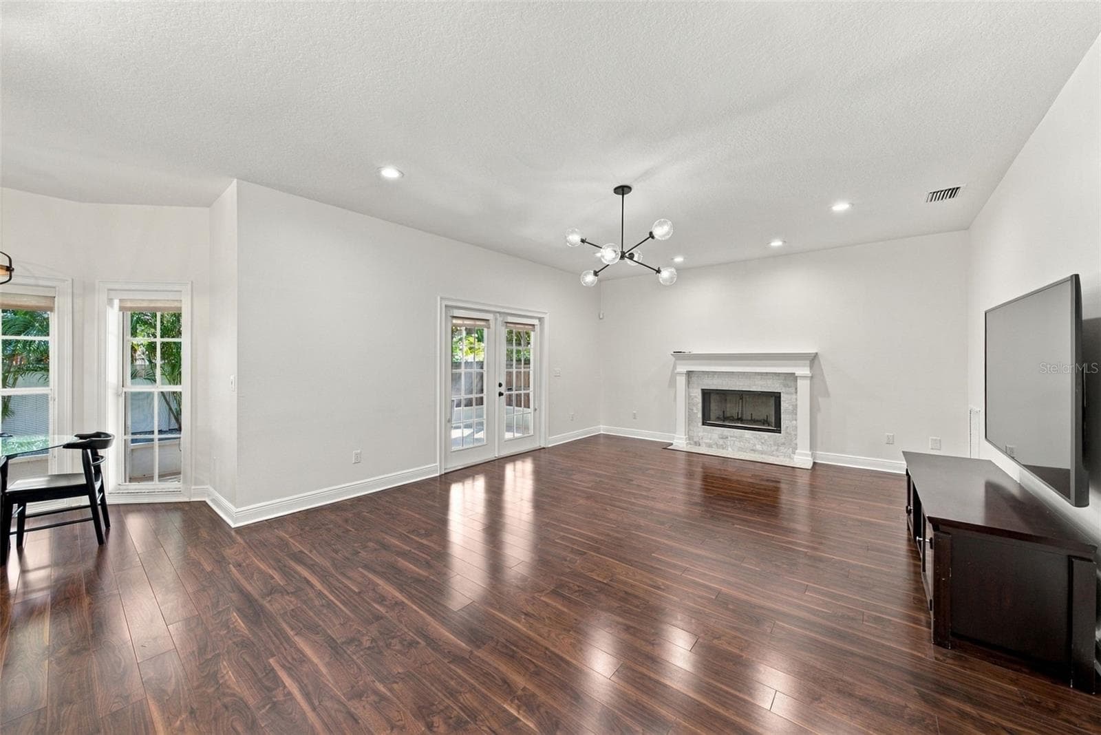 Single Family Residence at 3308 W VILLA ROSA ST, TAMPA, photo 6 of 43