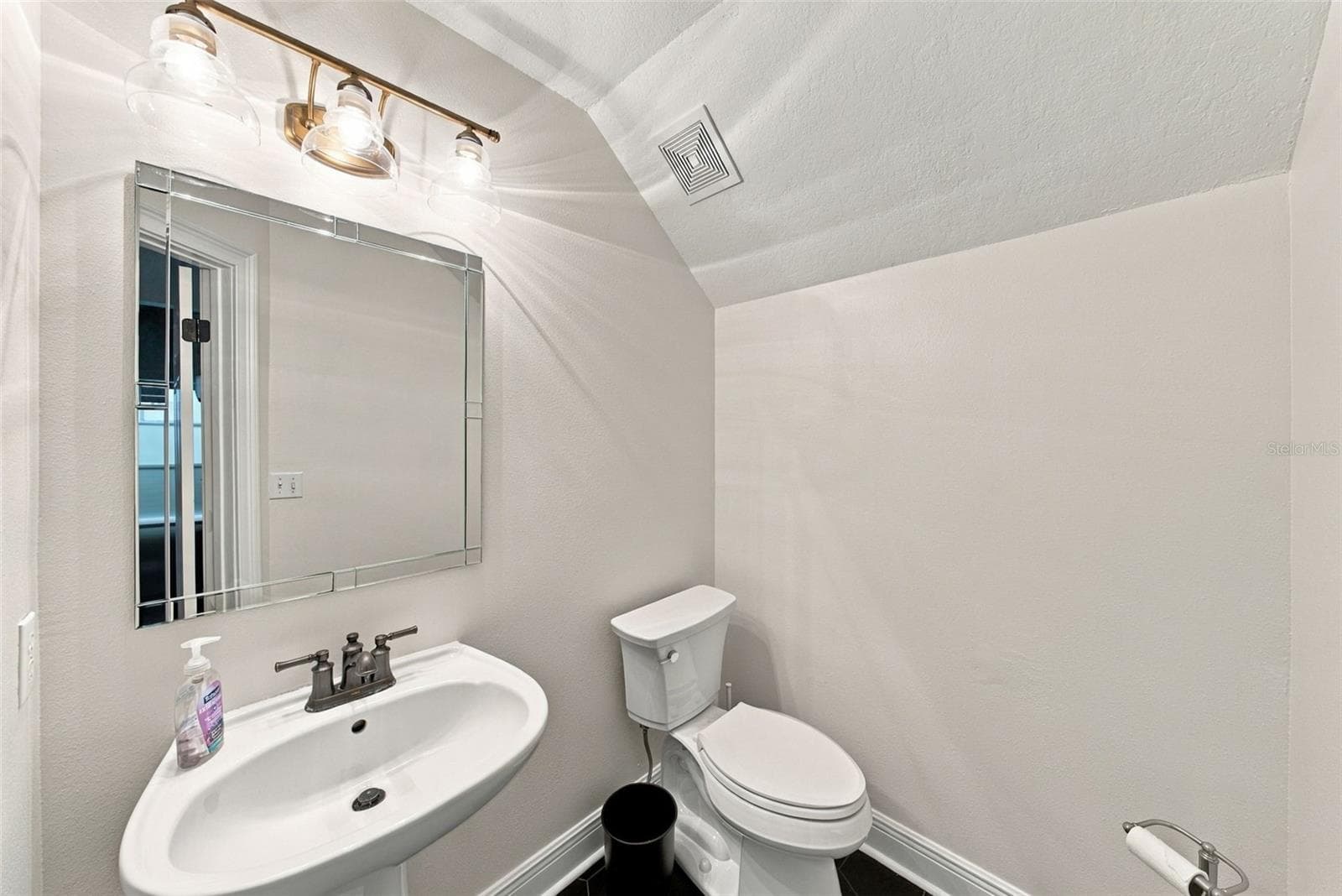 Single Family Residence at 3308 W VILLA ROSA ST, TAMPA, photo 16 of 43