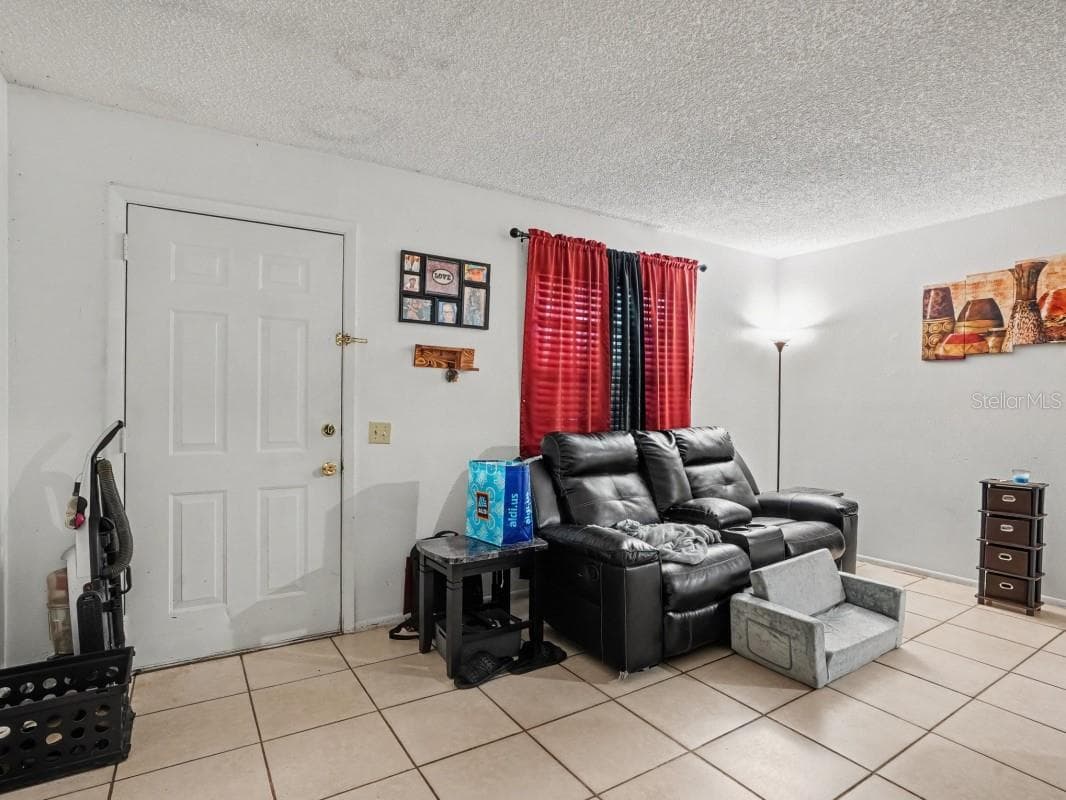 Duplex at 5661 STRUTHERS CT, WINTER HAVEN, photo 3 of 28