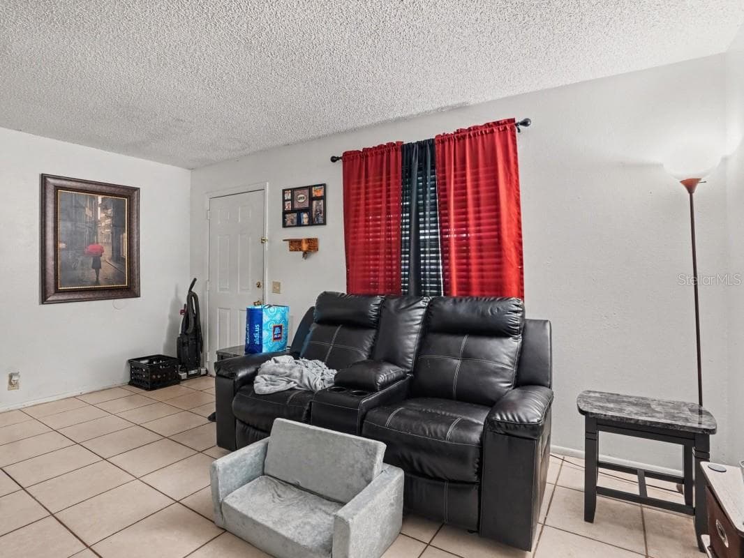 Duplex at 5661 STRUTHERS CT, WINTER HAVEN, photo 4 of 28