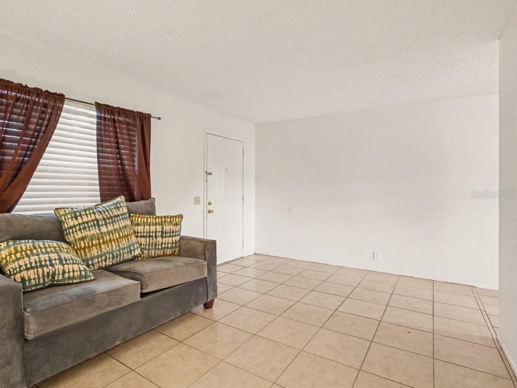 Duplex at 5661 STRUTHERS CT, WINTER HAVEN, photo 19 of 28