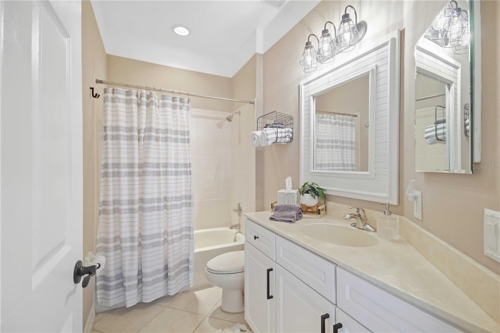 Condominium at 9606 SEA TURTLE TER #201, BRADENTON, photo 13 of 47
