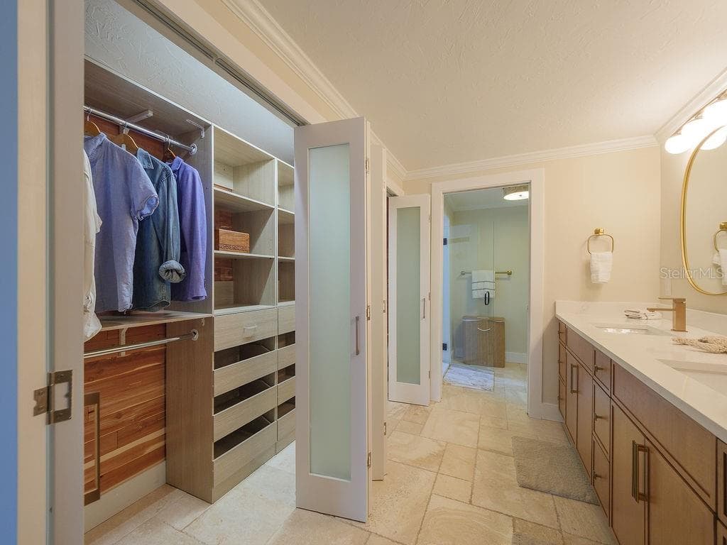 Dual Cedar Closets in the Master Ensuite - 3 MICHIANA PL, TERRA CEIA