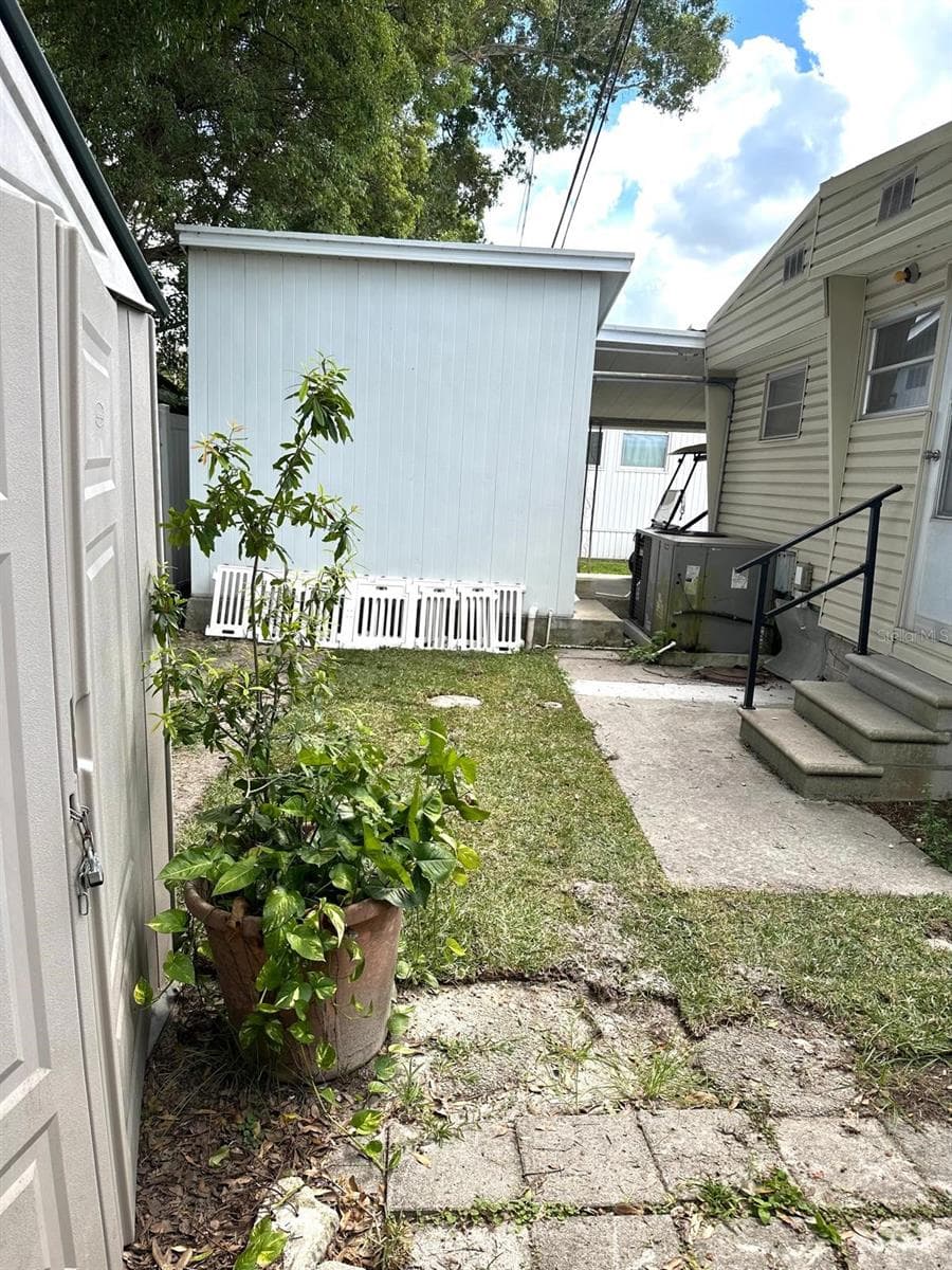 Mobile Home at 5881 29TH WAY N #6, ST PETERSBURG, photo 3 of 39