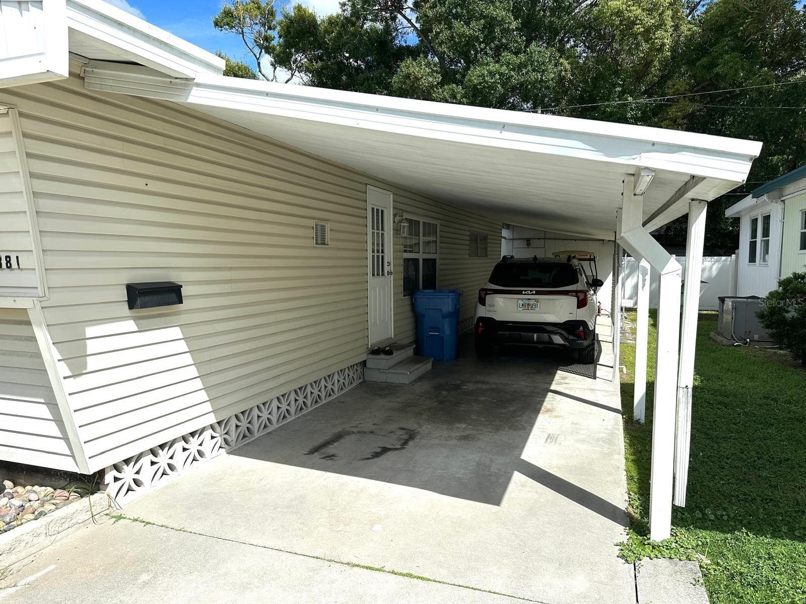 Mobile Home at 5881 29TH WAY N #6, ST PETERSBURG, photo 4 of 39