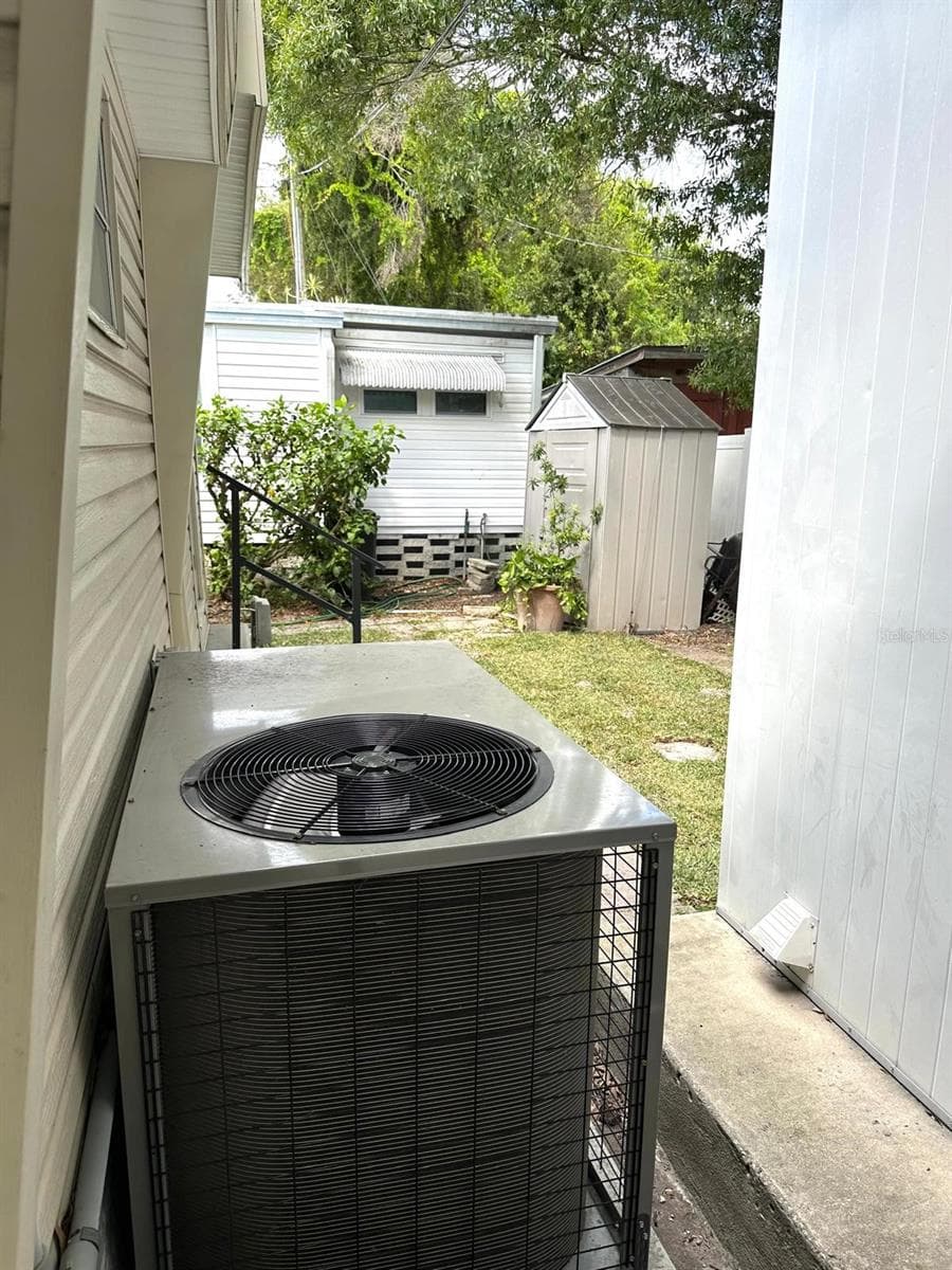 Mobile Home at 5881 29TH WAY N #6, ST PETERSBURG, photo 34 of 39