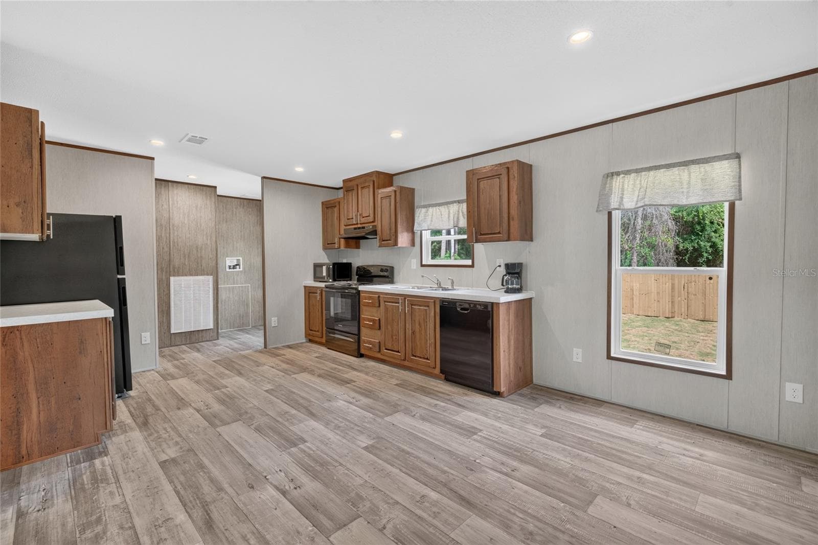 Manufactured Home at 5759 SE 184 TER, OCKLAWAHA, photo 11 of 26