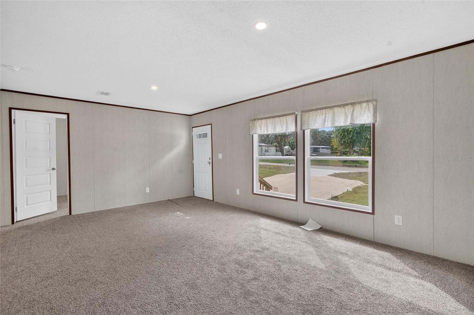 Manufactured Home at 5759 SE 184 TER, OCKLAWAHA, photo 14 of 26