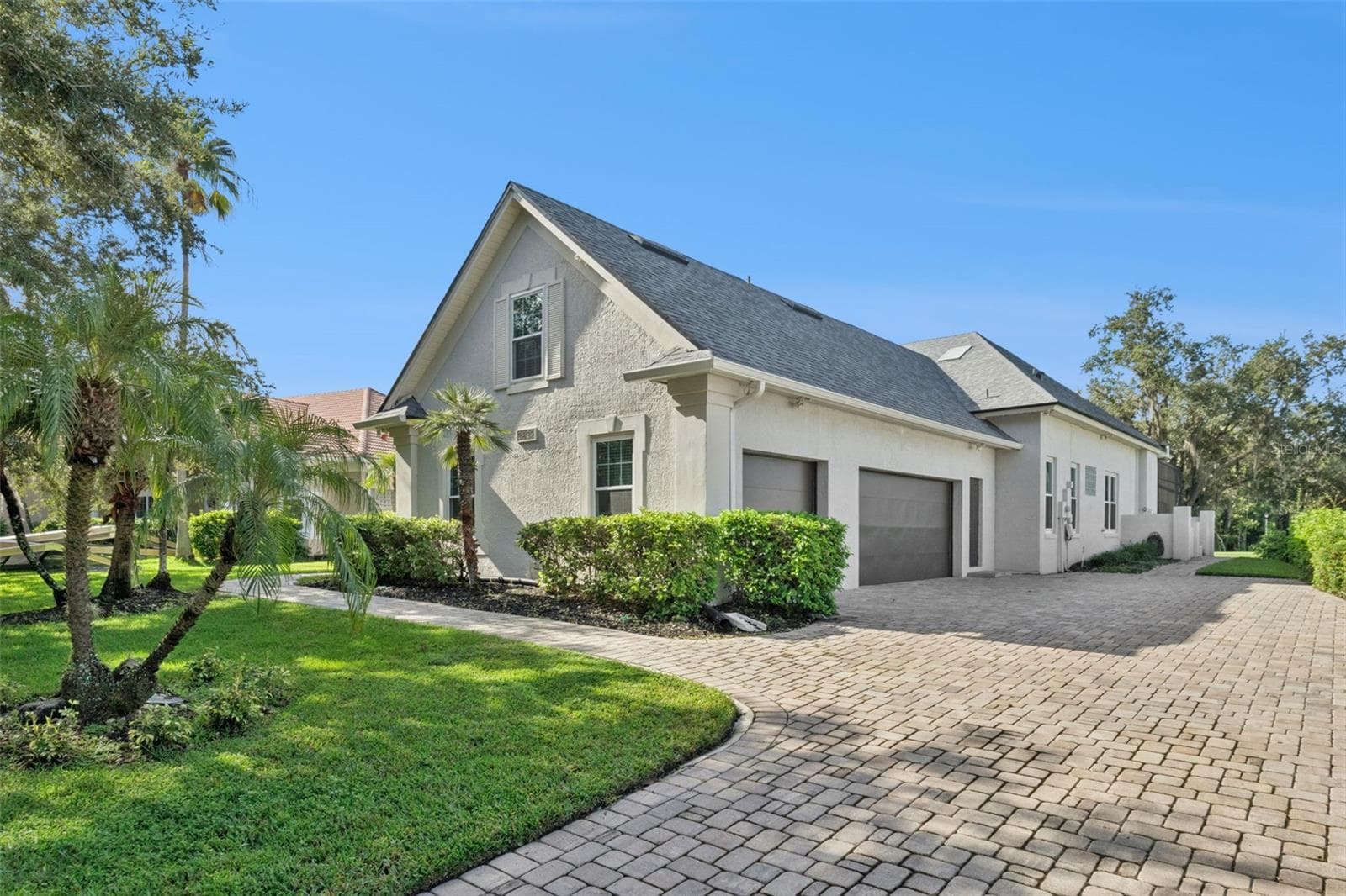 Welcome to your 3-Car Garage with Side Entry! - 3832 HUNTERS ISLE DR, ORLANDO