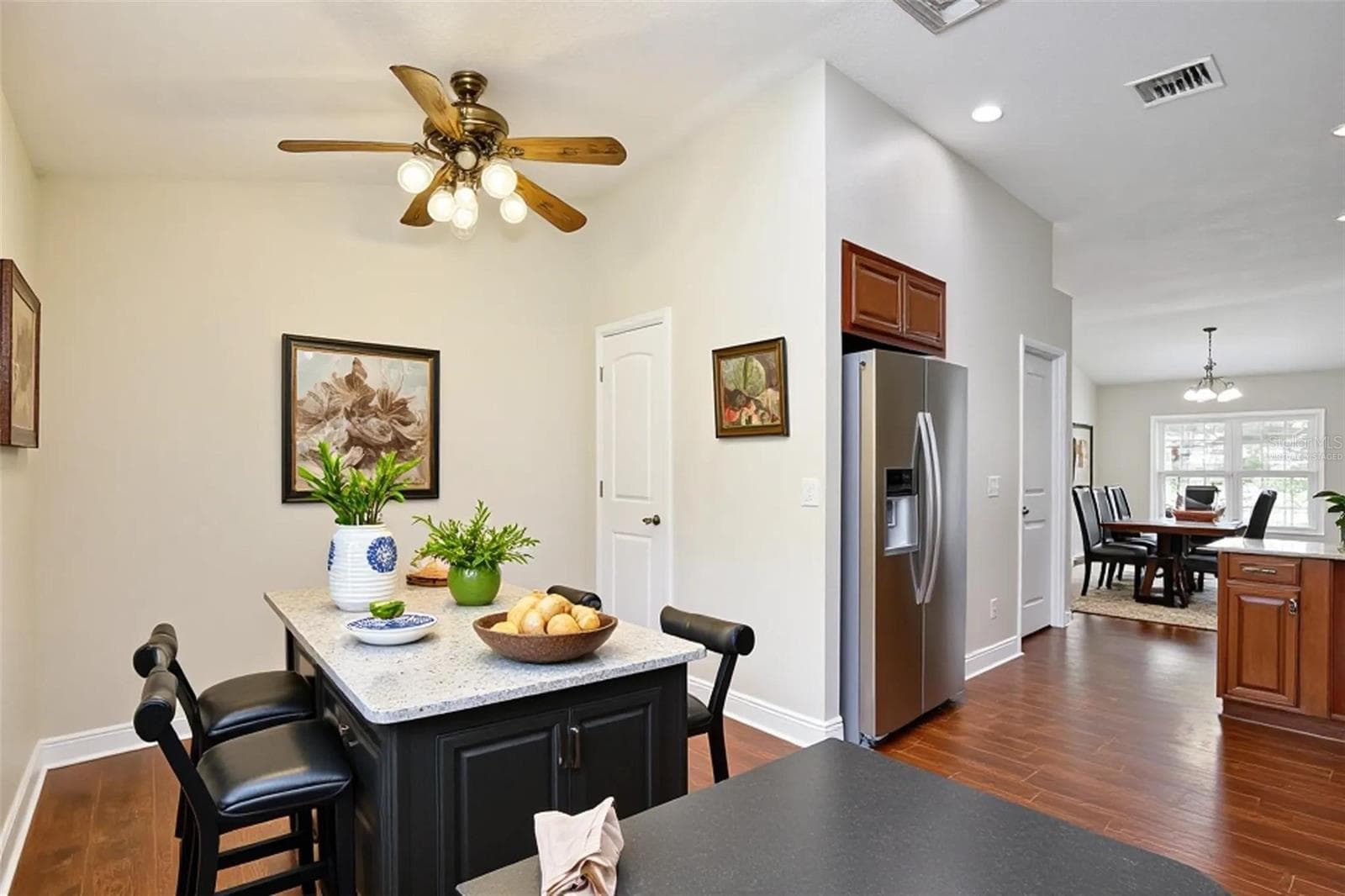 Virtually Staged - 942 WILLOW OAK LOOP, MINNEOLA