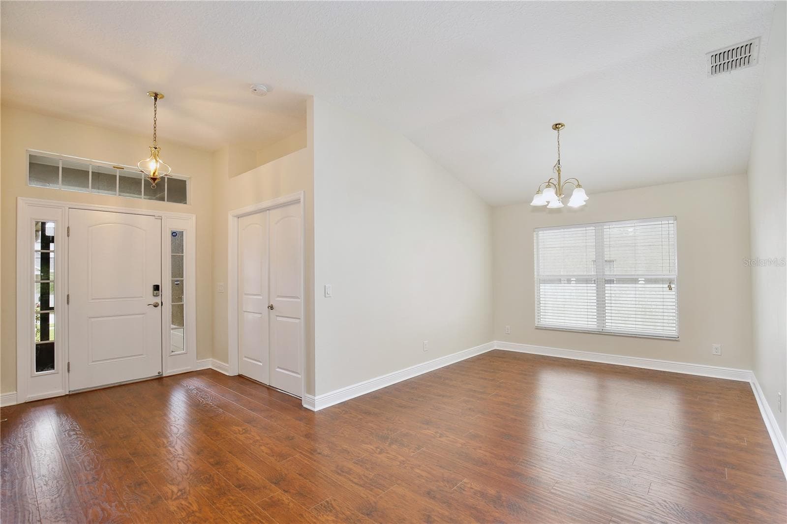 Single Family Residence at 942 WILLOW OAK LOOP, MINNEOLA, photo 6 of 42