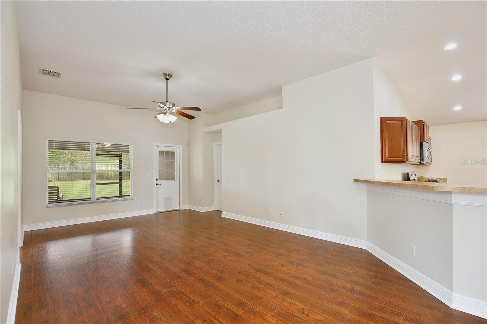 Single Family Residence at 942 WILLOW OAK LOOP, MINNEOLA, photo 10 of 42