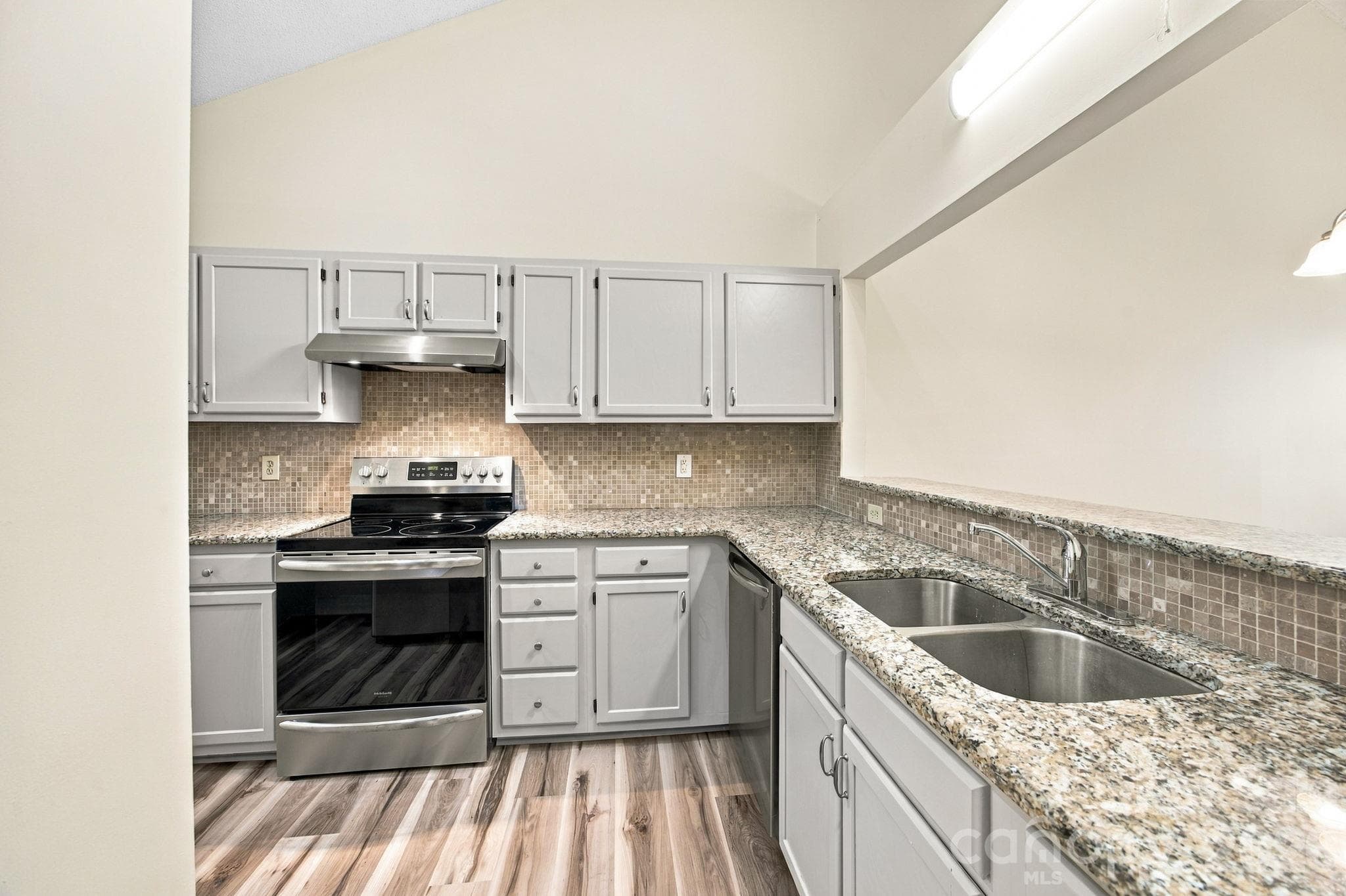 Kitchen entry - 19838 Oak Leaf Circle, Cornelius