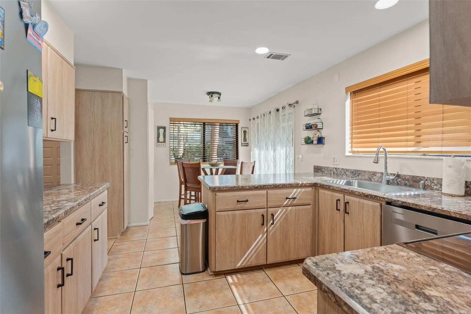 Single Family Residence at 228 S FOX CHASE PT, LONGWOOD, photo 14 of 51