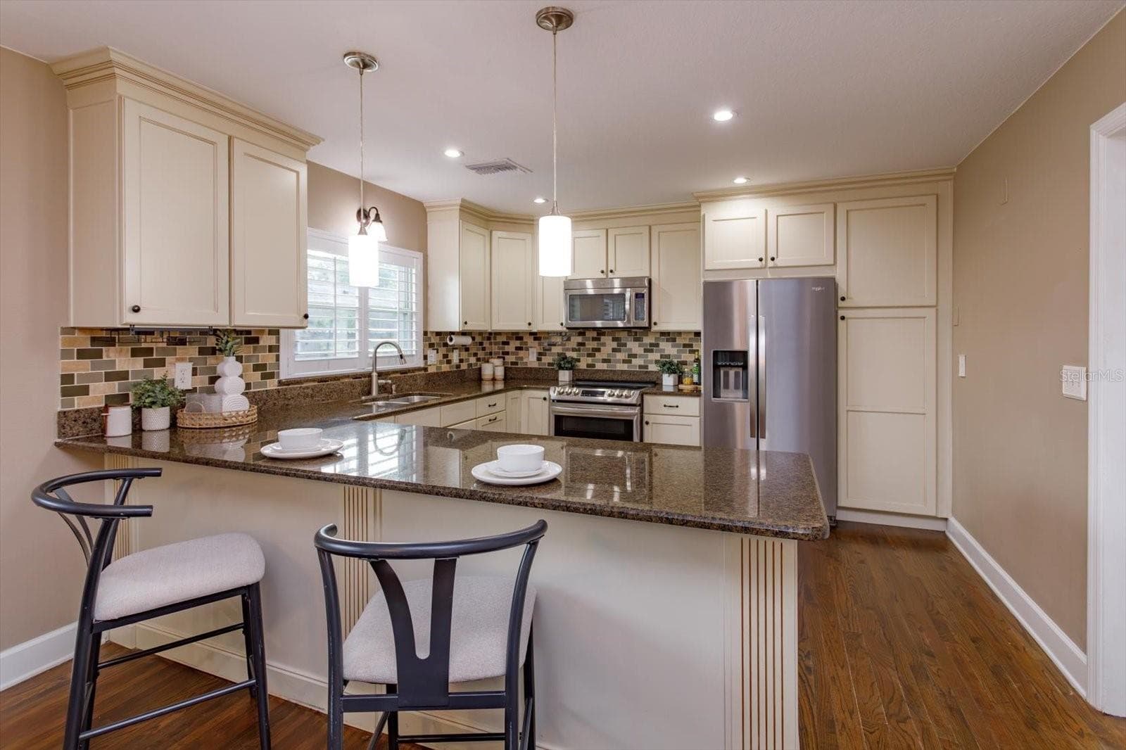 14 x 11 kitchen with breakfast bar - 1060 GREGORY DR, MAITLAND