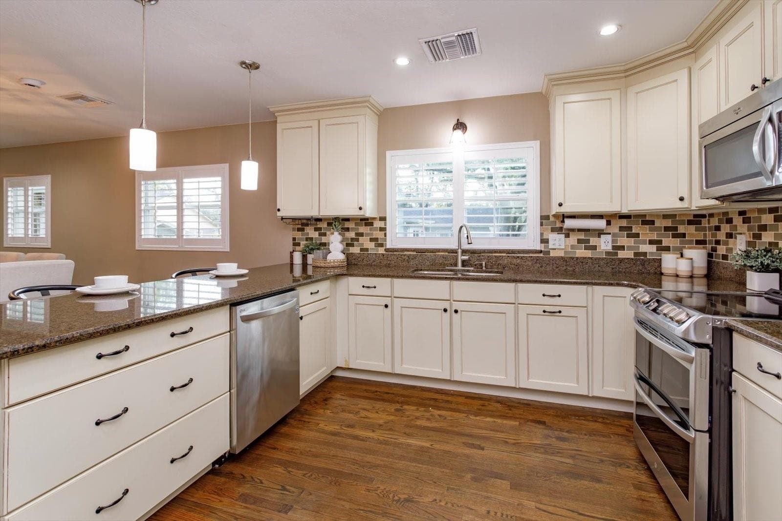 Single Family Residence at 1060 GREGORY DR, MAITLAND, photo 17 of 31