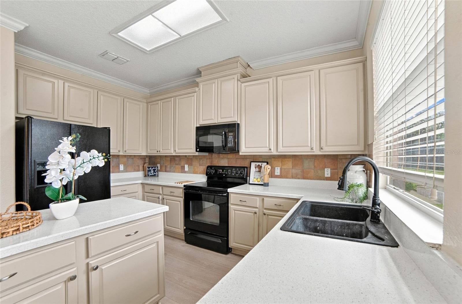 Single Family Residence at 12805 MOSS PARK RIDGE DR, ORLANDO, photo 9 of 40